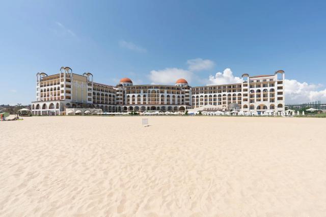 Alua Helios Bay