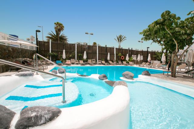 Livvo Anamar Suites