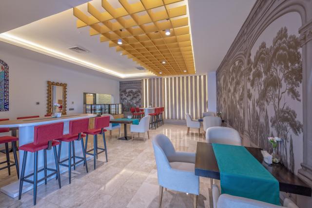 Roma Beach Resort & Spa