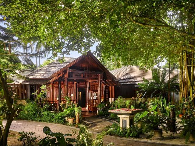 Royal Island Resort & Spa