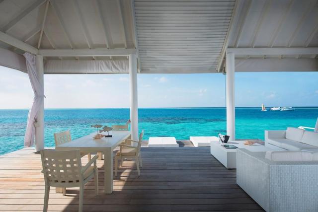 Diamonds Thudufushi Beach & Water Villas