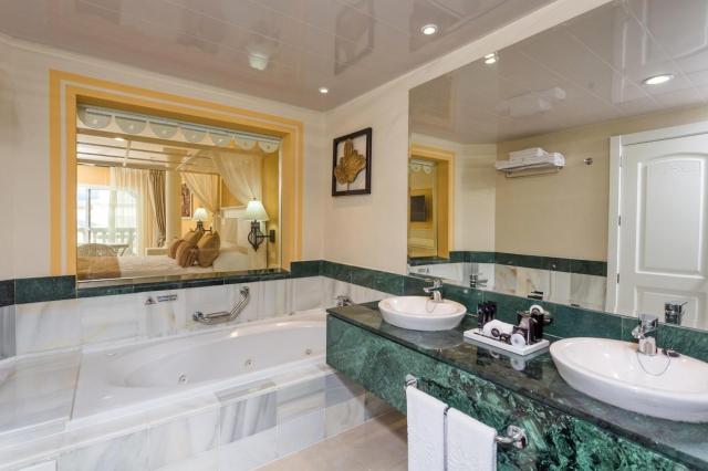 Luxury Bahia Principe Bouganville