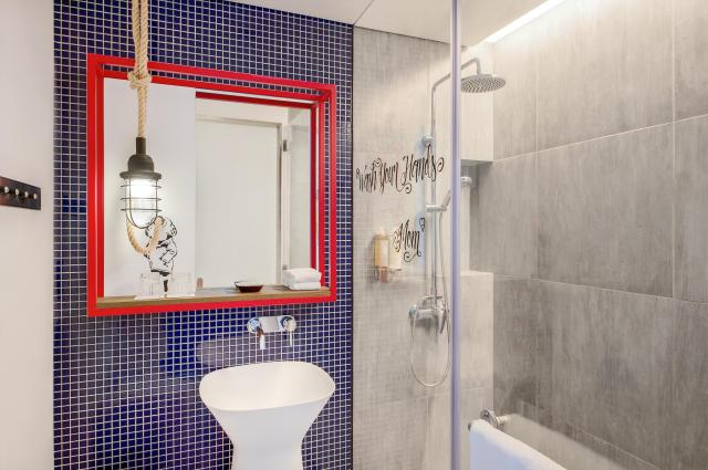 Hampton By Hilton Dubai Al Seef