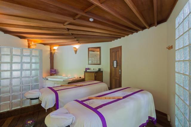 Komandoo Island Resort & Spa