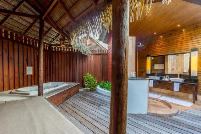 Komandoo Island Resort & Spa