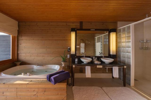 Komandoo Island Resort & Spa