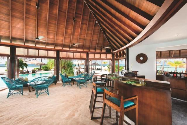 Constance Halaveli Resort