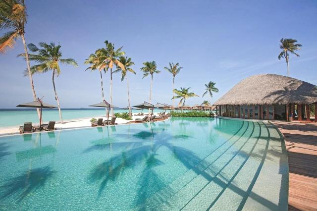 Constance Halaveli Resort