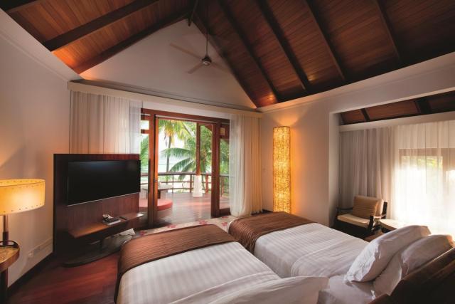 Constance Halaveli Resort