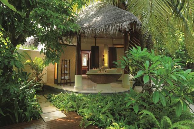 Constance Halaveli Resort