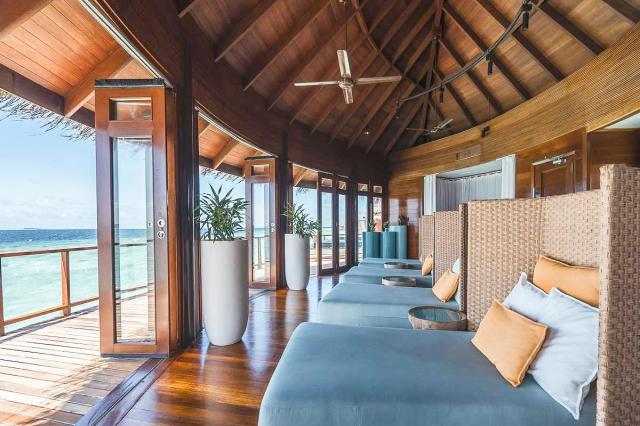 Constance Halaveli Resort