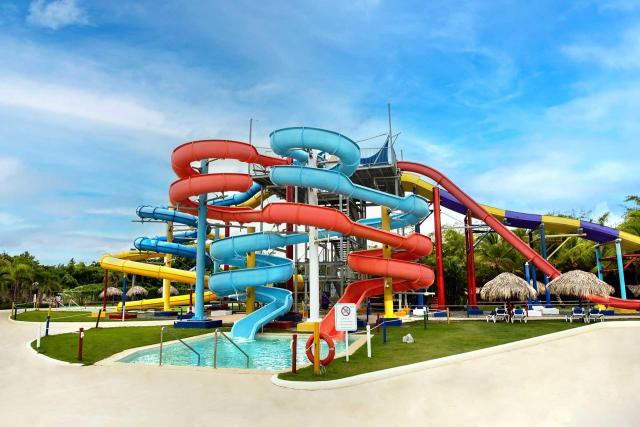 Grand Sirenis Cocotal Beach Resort