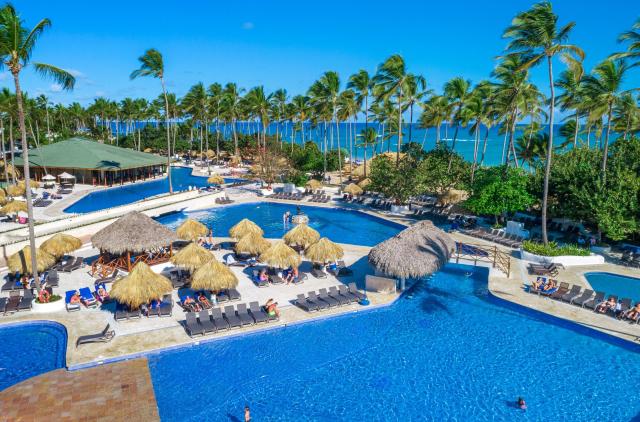 Grand Sirenis Cocotal Beach Resort