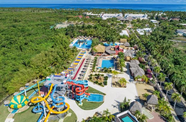 Grand Sirenis Cocotal Beach Resort