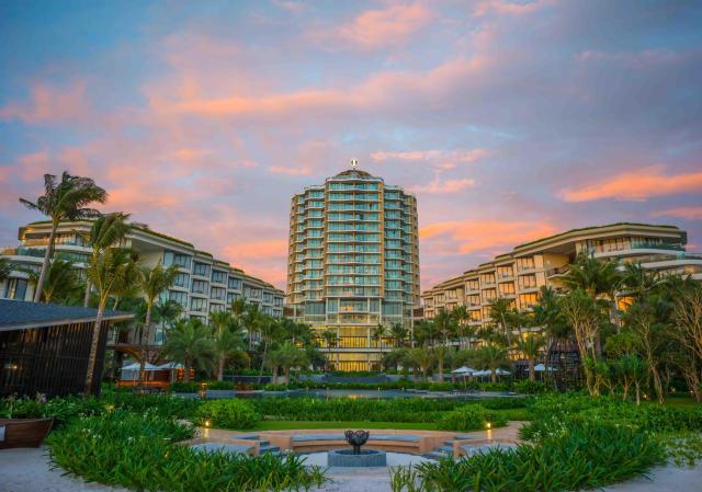 Intercontinental Phu Quoc Long Beach Resort