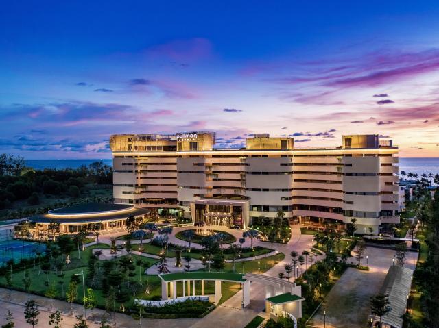 Pullman Phu Quoc Beach Resort