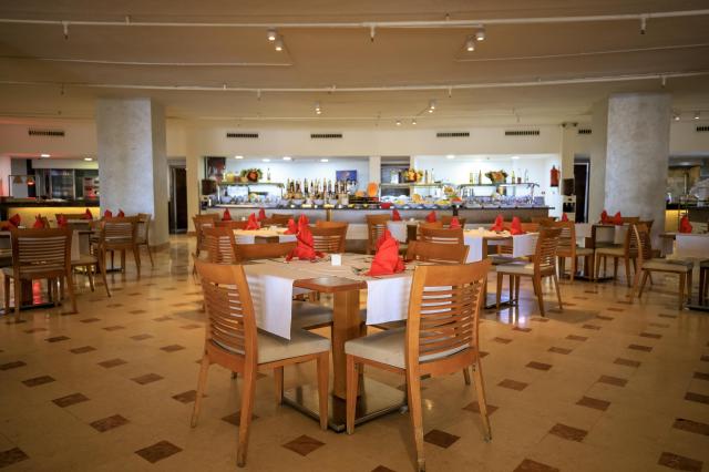 Amwaj Beach Club