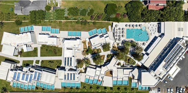 Vantaris Luxury Beach Resort