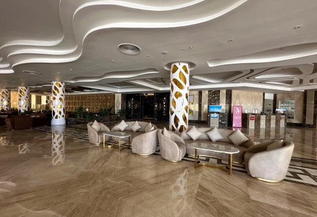 Sirena Beach Resort & Spa