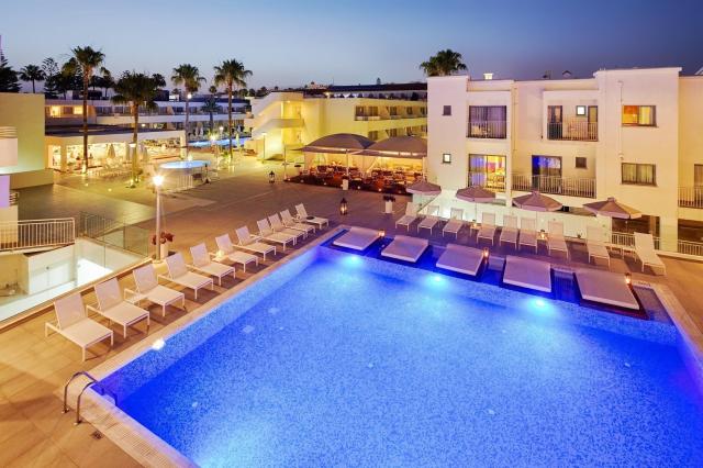 MelpoAntia Luxury Apartments & Suites