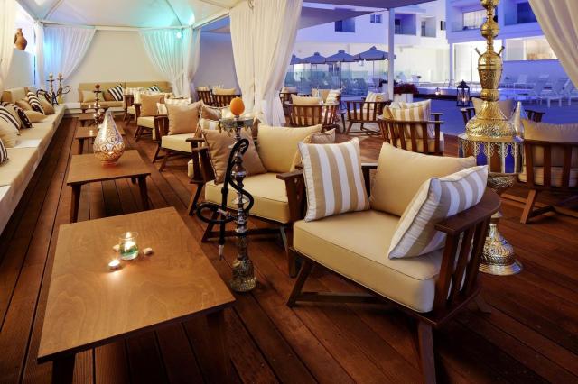 MelpoAntia Luxury Apartments & Suites