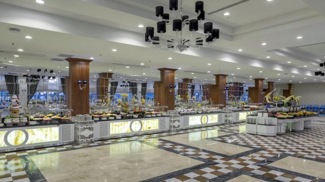 Dobedan World Palace