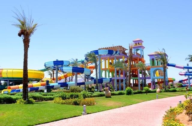 Charmillion Club Aqua Park