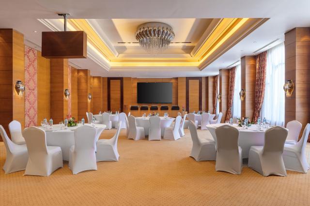 Cleopatra Luxury Resort