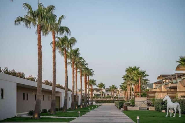 Avra Imperial Beach Resort & Spa