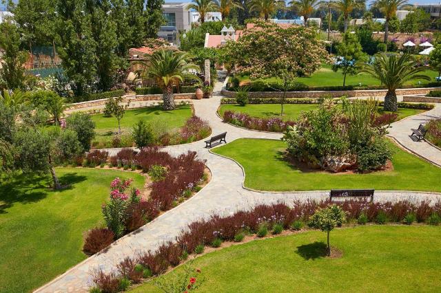 Minoa Palace Resort & Spa