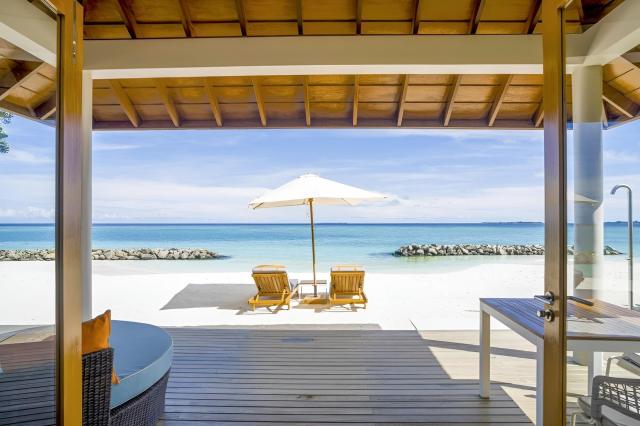 Emerald Faarufushi Resort & Spa