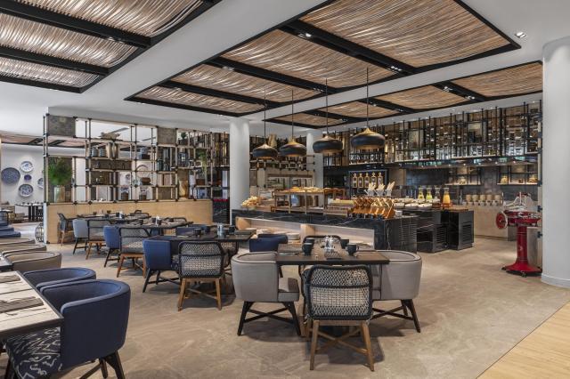 Four Points by Sheraton Patong Phuket Beach Resort