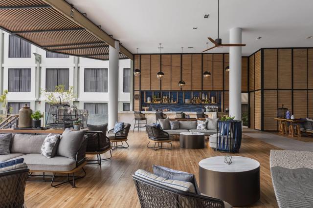 Four Points by Sheraton Patong Phuket Beach Resort