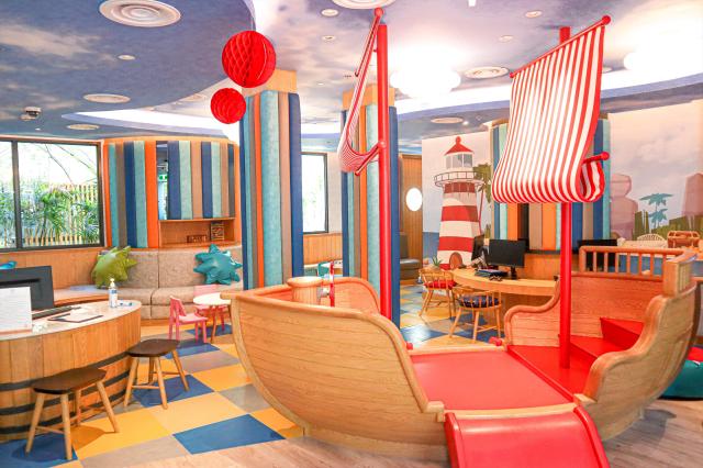 Four Points by Sheraton Patong Phuket Beach Resort