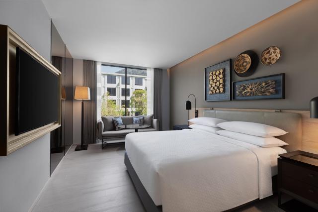 Four Points by Sheraton Patong Phuket Beach Resort