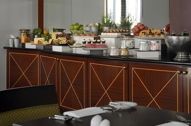 Mövenpick Hotel & Apartments Bur Dubai
