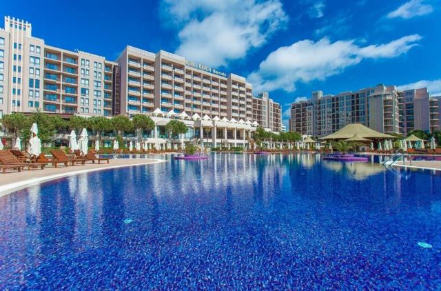 Barcelo Royal Beach