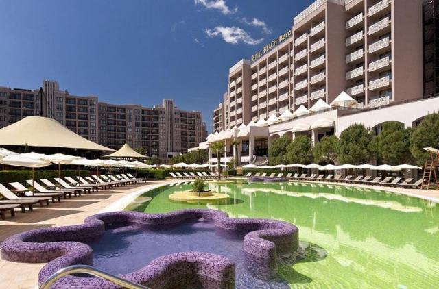 Barcelo Royal Beach