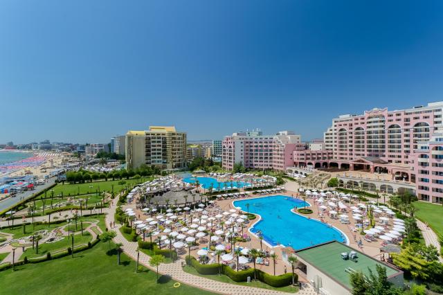 Dit Majestic Beach Resort