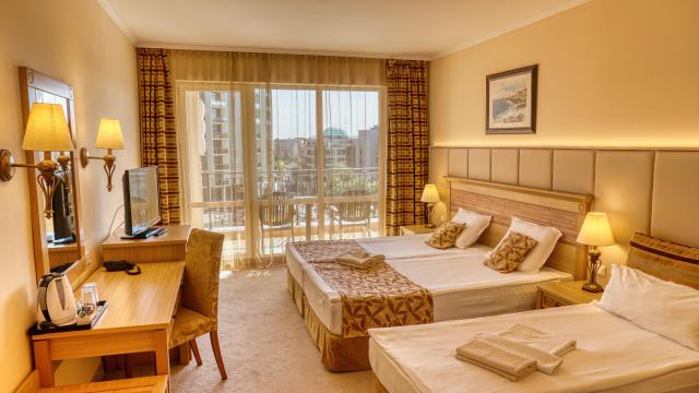 Dit Majestic Beach Resort
