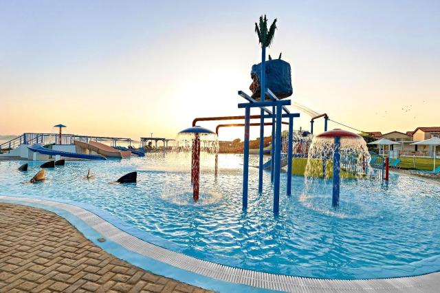 White Olive Marine Aquapark