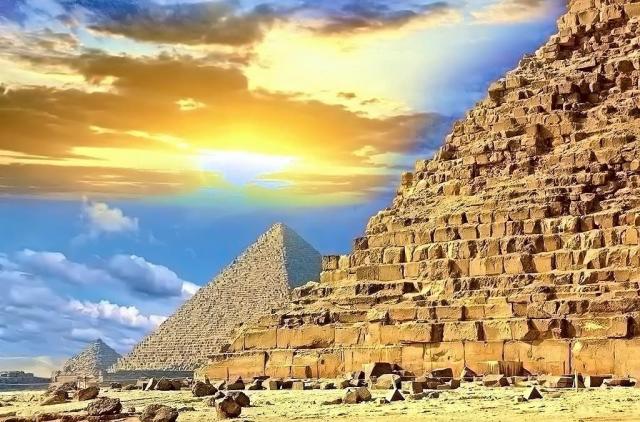 Faraon 4 15 dní - To nejlepší z Egypta s plavbou po Nilu, návštěvou pyramid i pobytem u moře