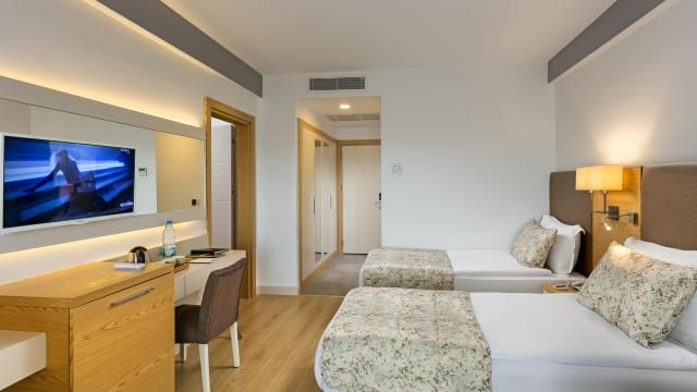 Glamour Resort