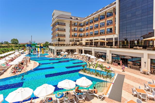 Glamour Resort