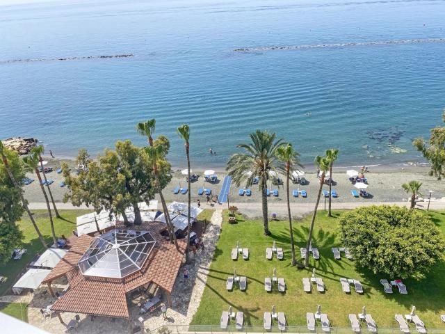 Poseidonia Beach