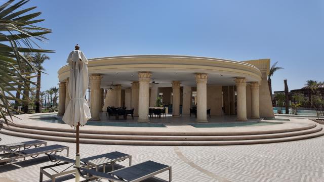 El Kasr Sahl Hasheesh
