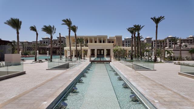 El Kasr Sahl Hasheesh