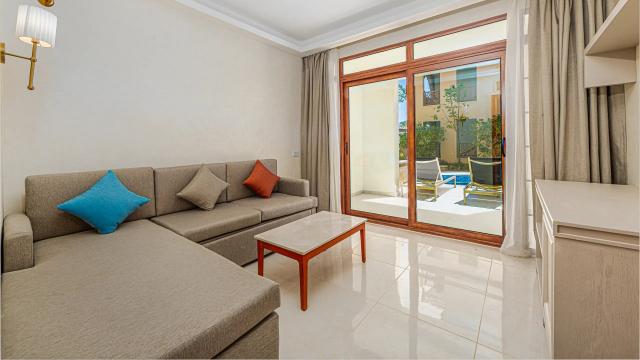 El Kasr Sahl Hasheesh