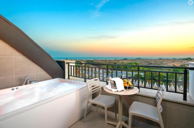 Vox Maris Resort