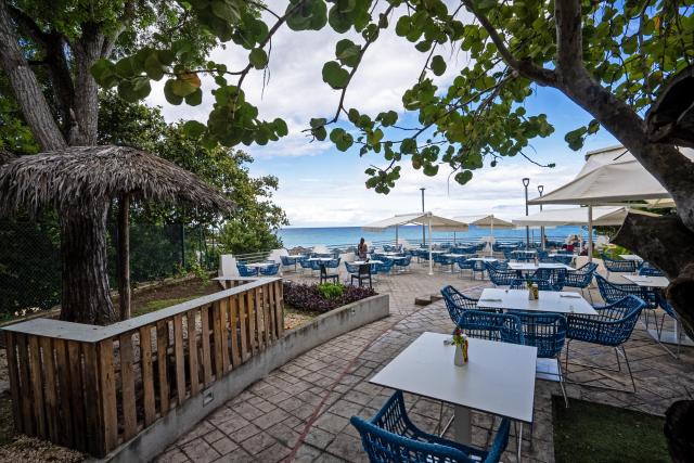Gran Muthu Almirante Beach